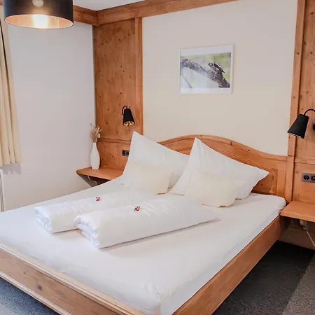 Bergsonne Aparthotel 3*