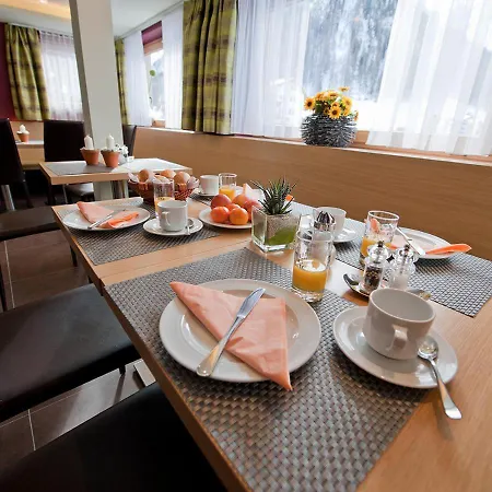 Apartment Bergsonne Aparthotel 3*