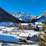 Bergsonne Hotel apartamentowy Samnaun